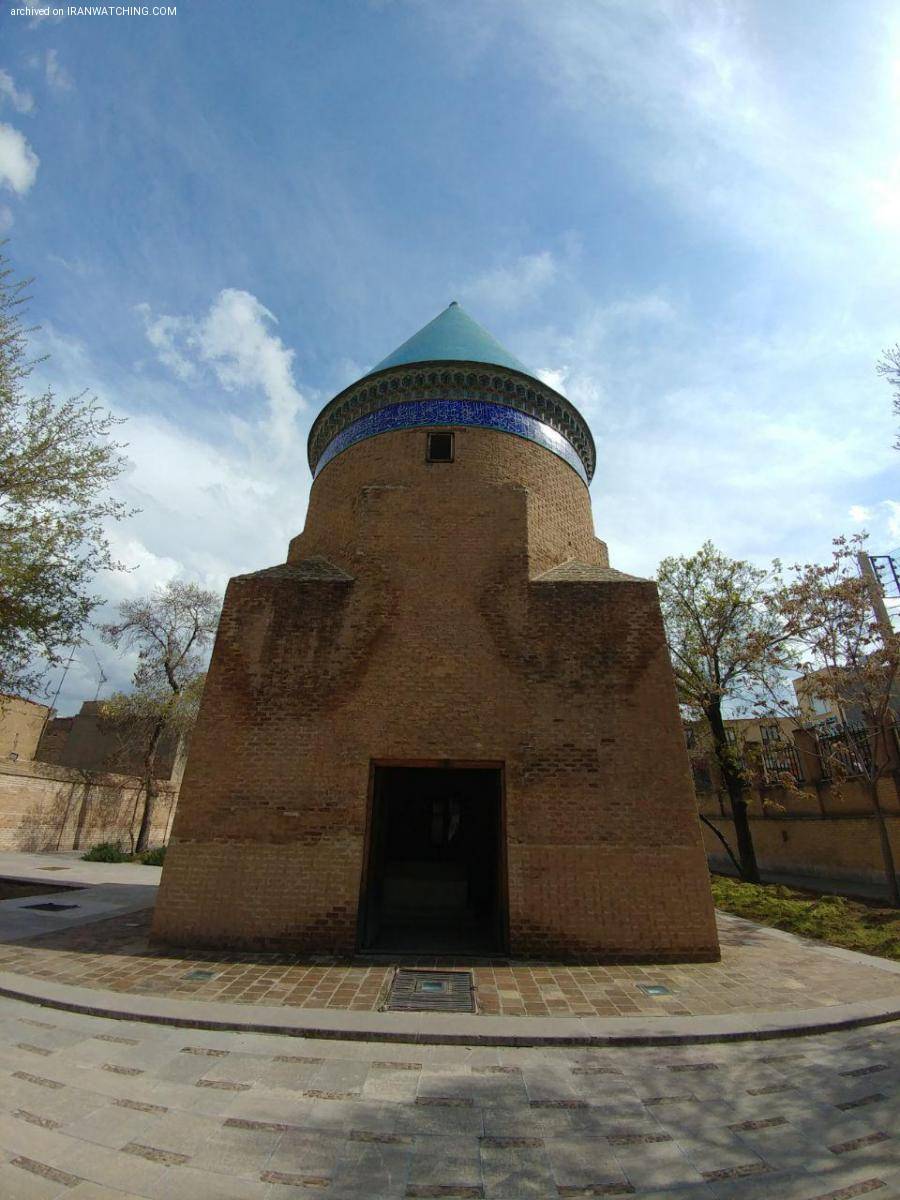 آرامگاه حمداله مستوفی - عکس: الهام ابراهیمی